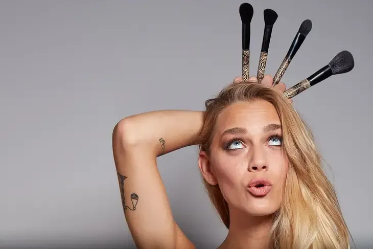 Youstar Wild Nature Brush Foundation Blush Highlighter Powder You Look